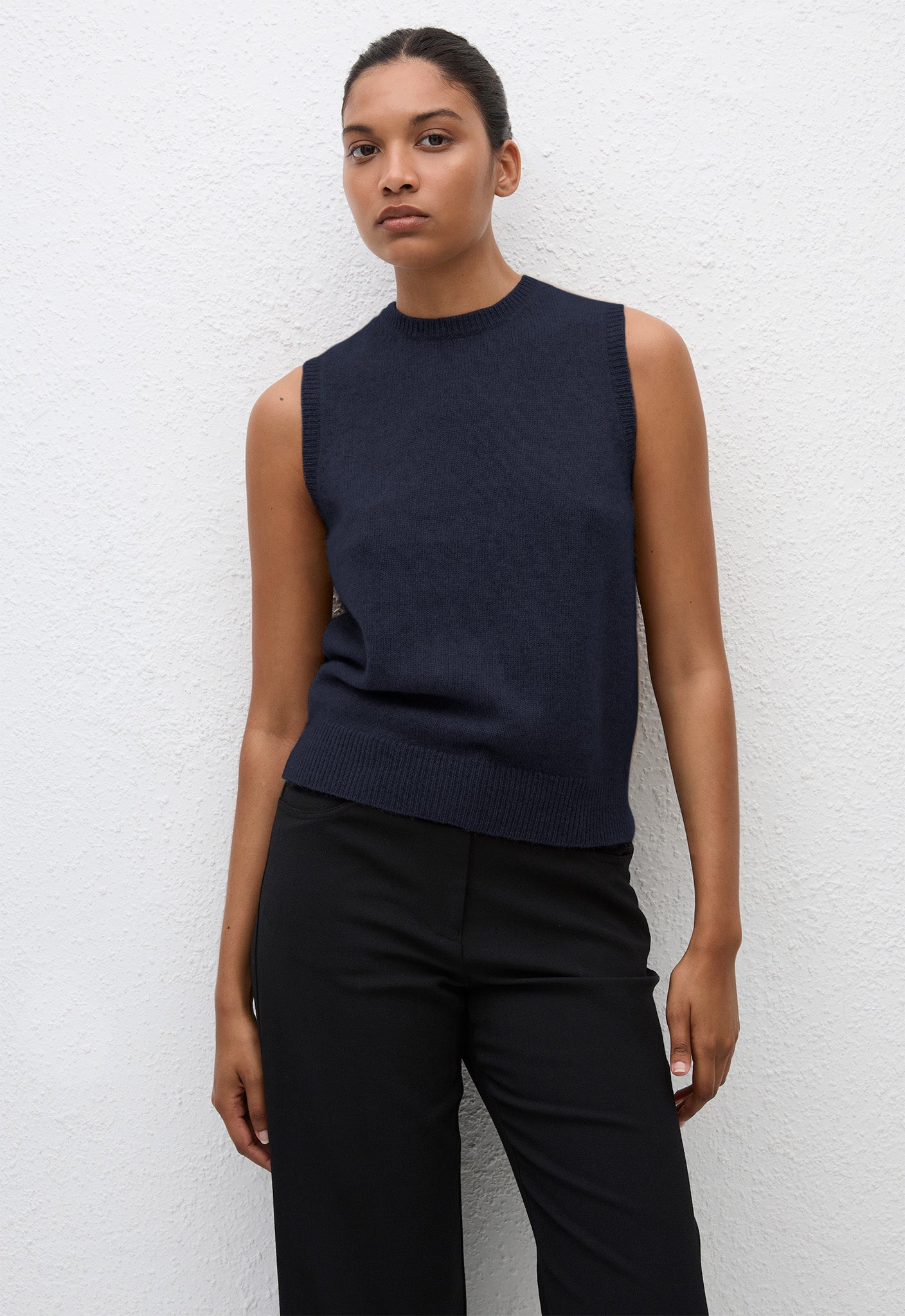 Cashmere Crew Vest - Navy - Matteau