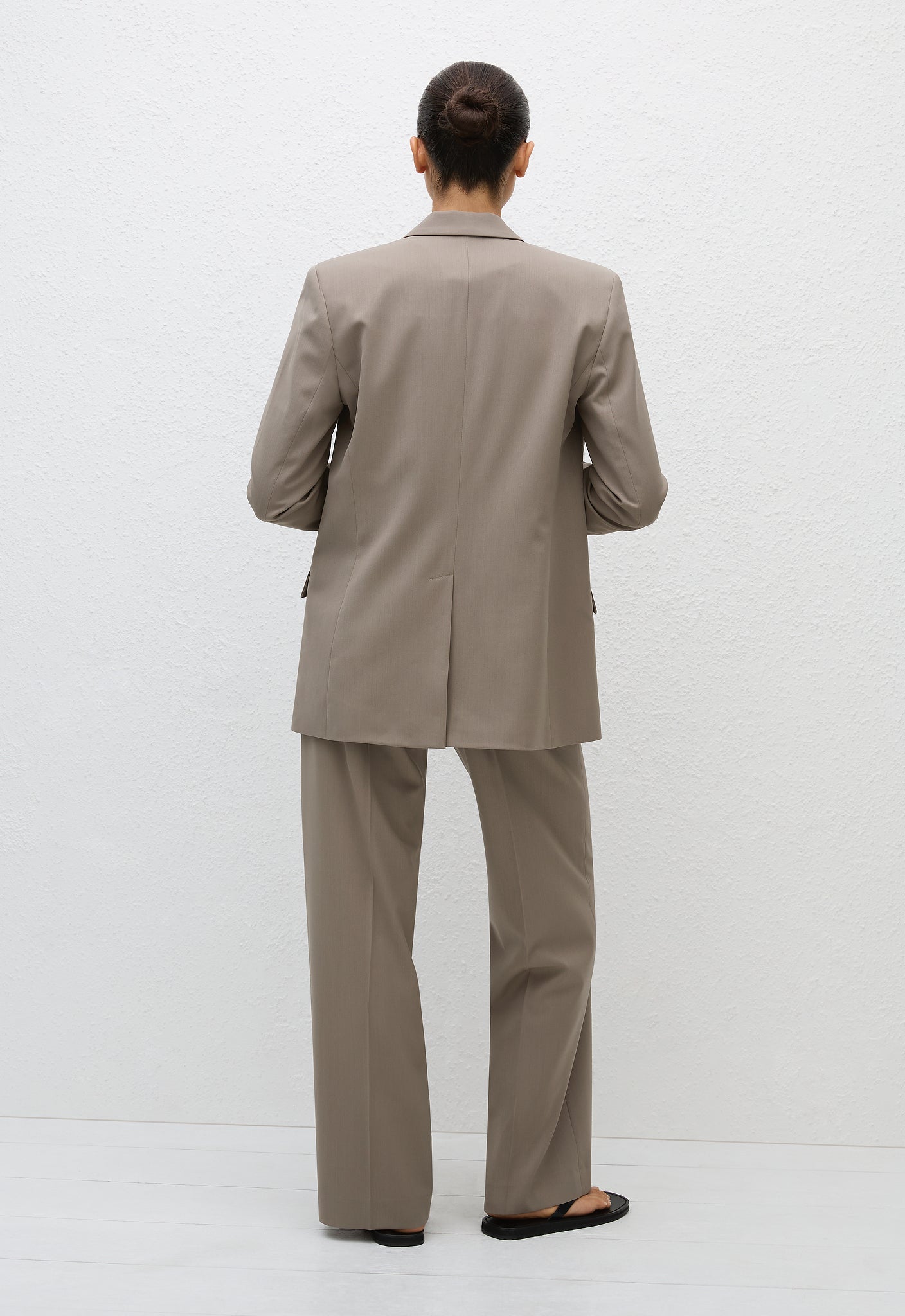 Relaxed Tailored Blazer - Taupe - Matteau