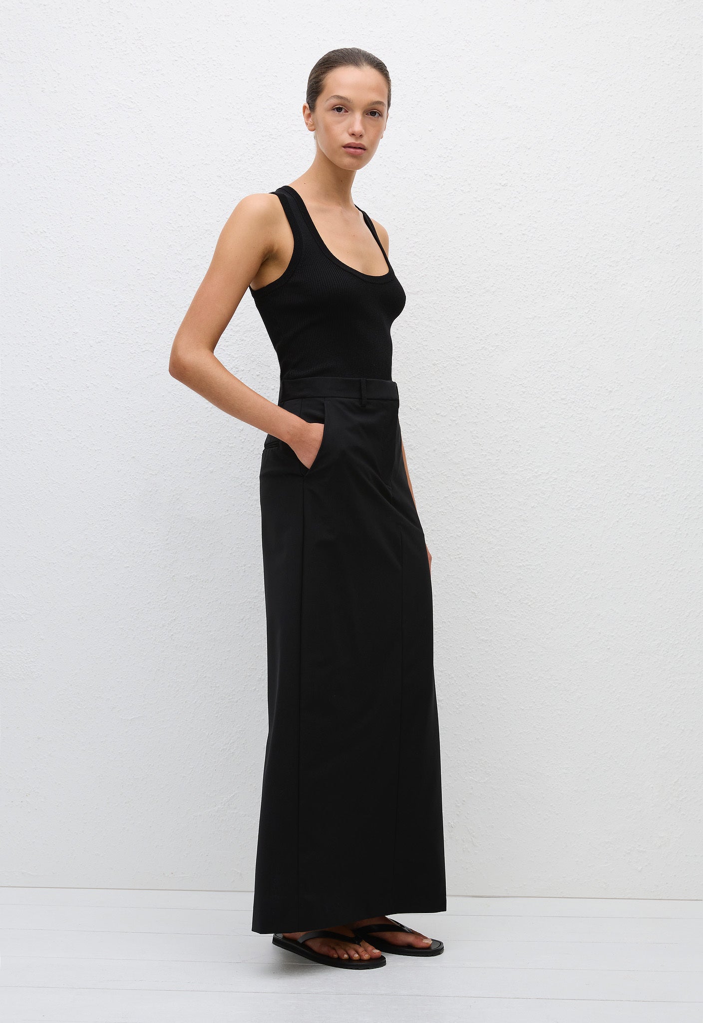 Relaxed Tailored Skirt - Black - Matteau
