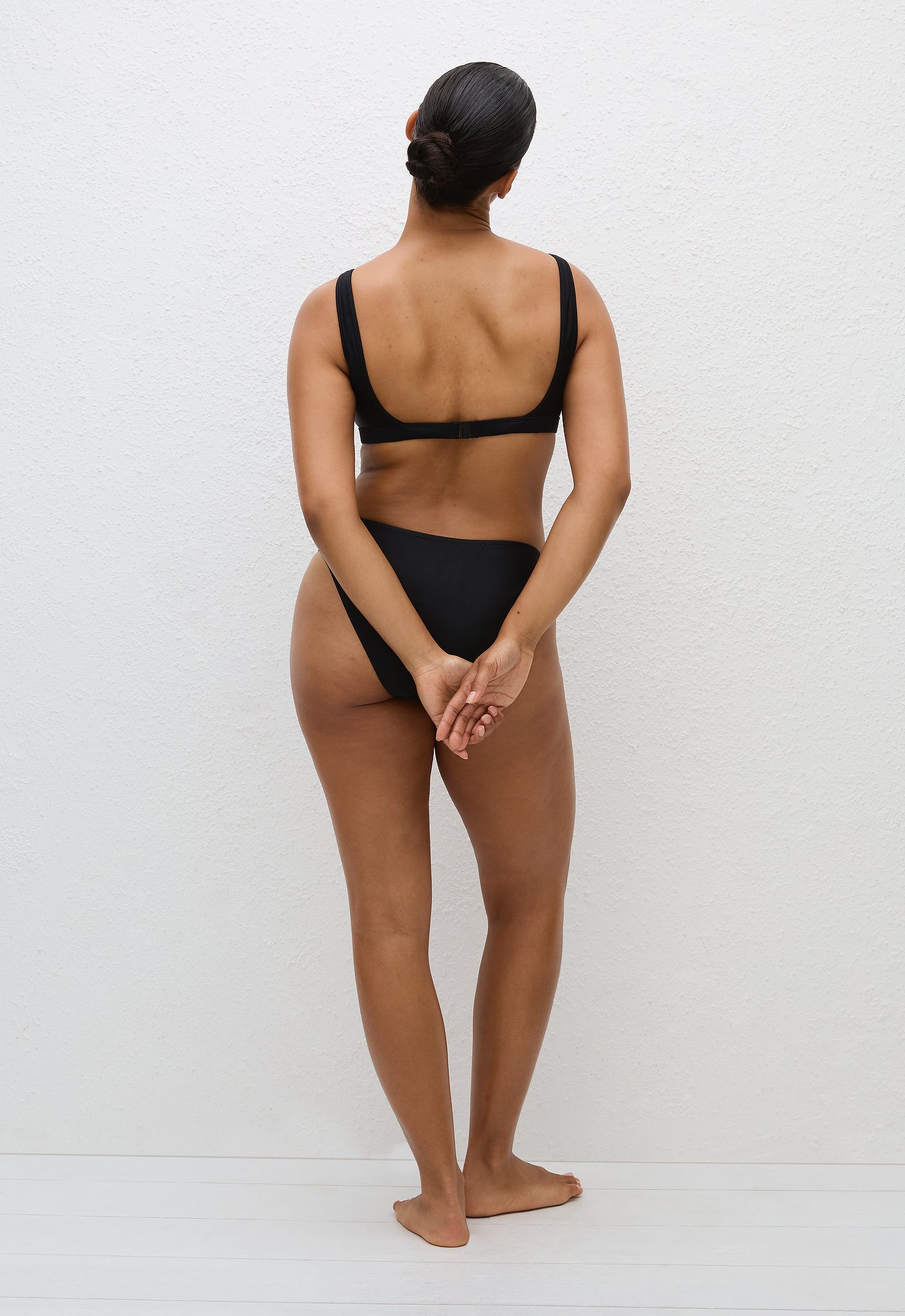 Nineties Crop Top - Black - Matteau