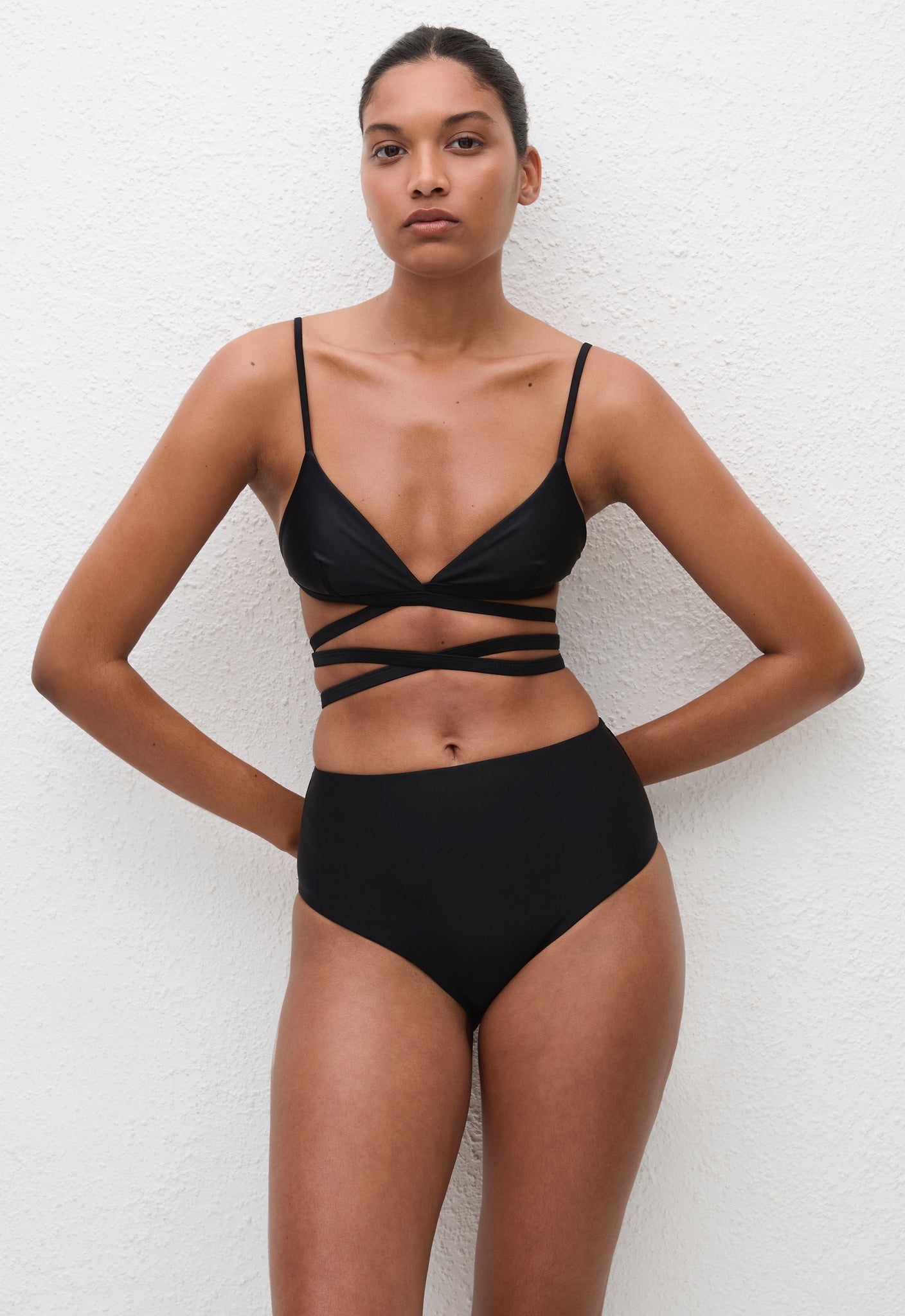 Wrap Triangle Top - Black - Matteau
