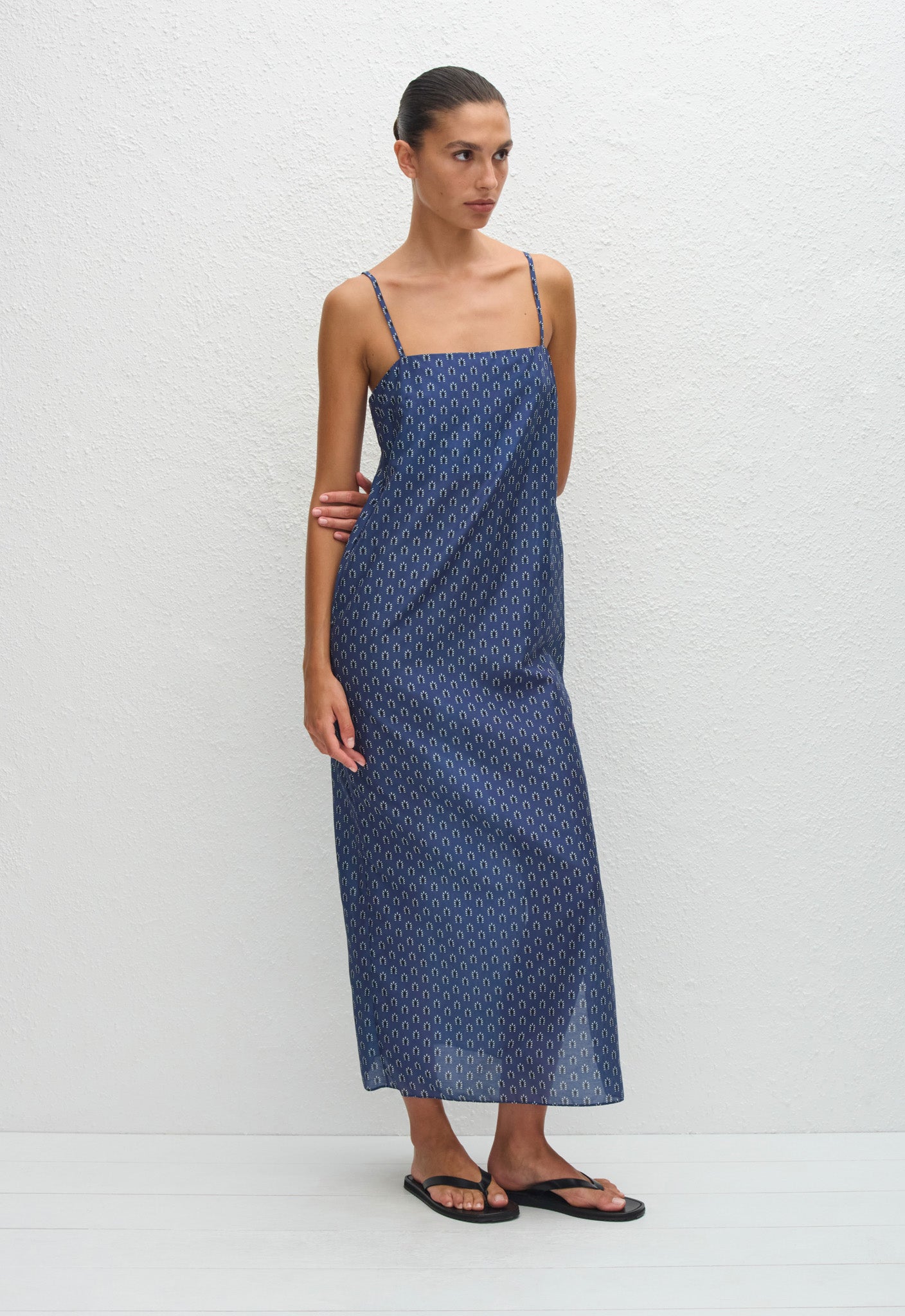 Square Shift Midi Dress - Cassis - Matteau
