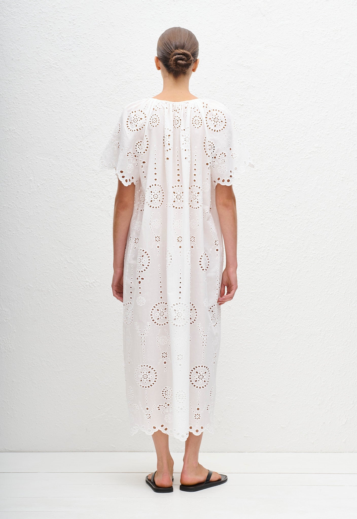 Relaxed Broderie Dress - White - Matteau