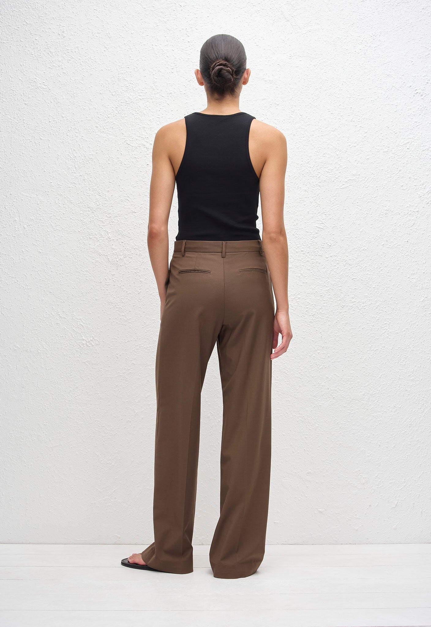 Relaxed Tailored Trouser - Coffee - Matteau