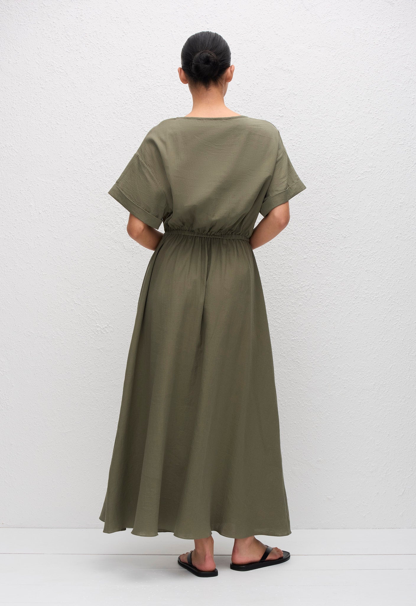Relaxed Tee Midi Dress - Khaki - Matteau