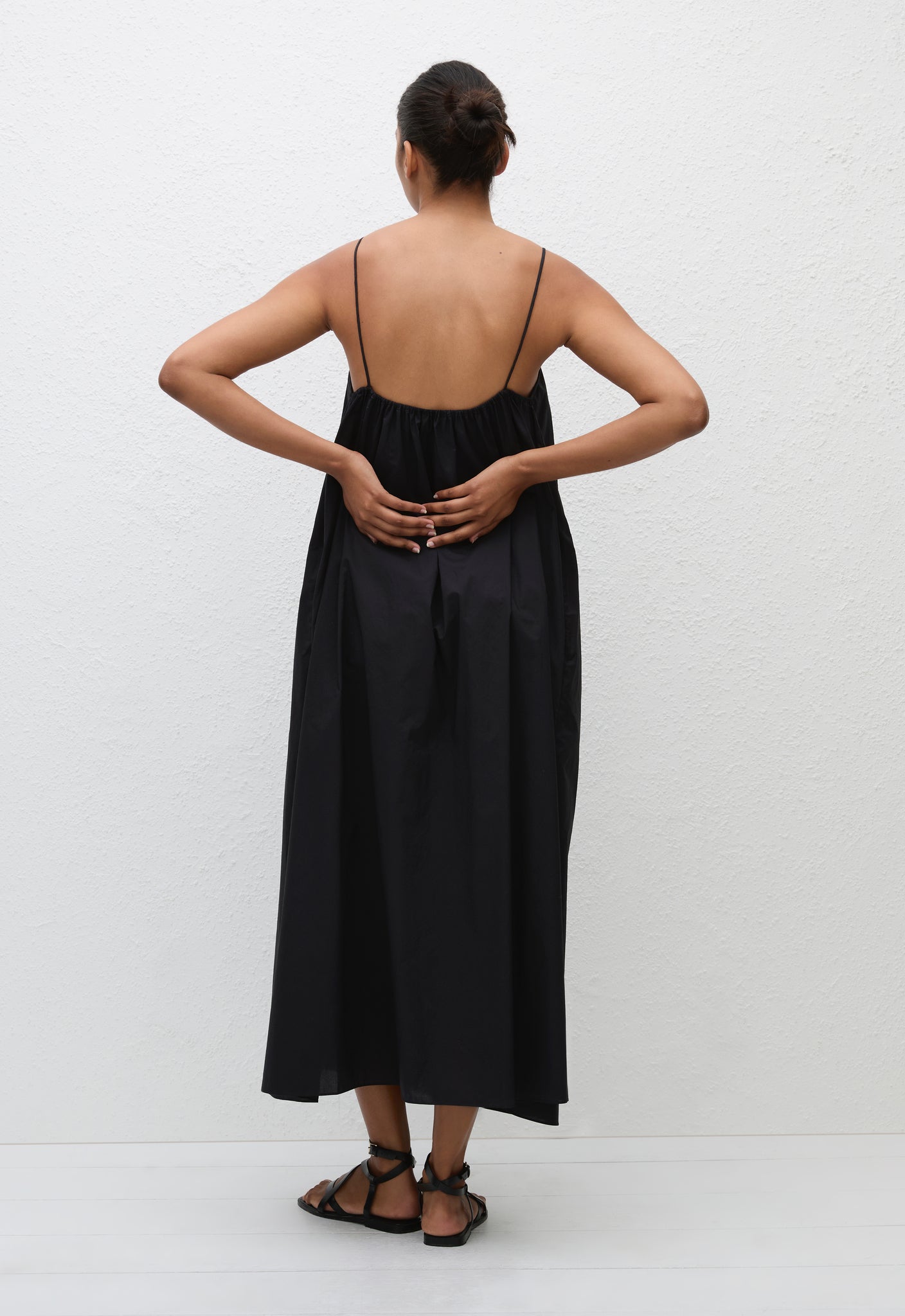 Voluminous Sundress -  Black - Matteau