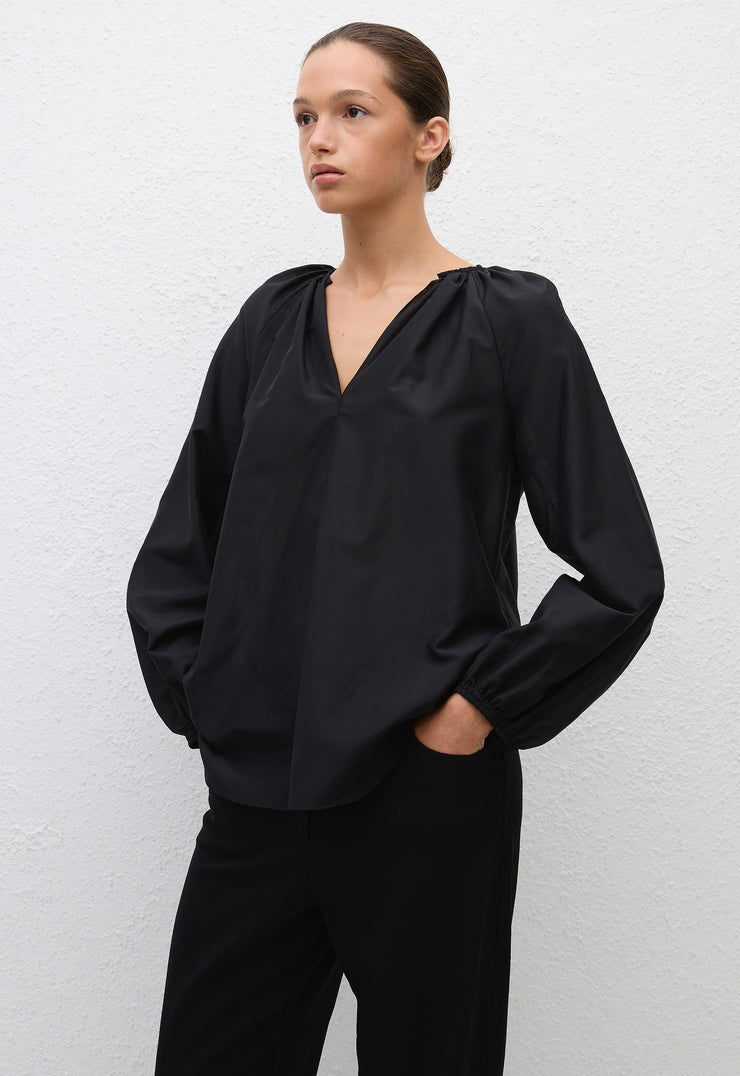 Voluminous Blouse - Black - Matteau