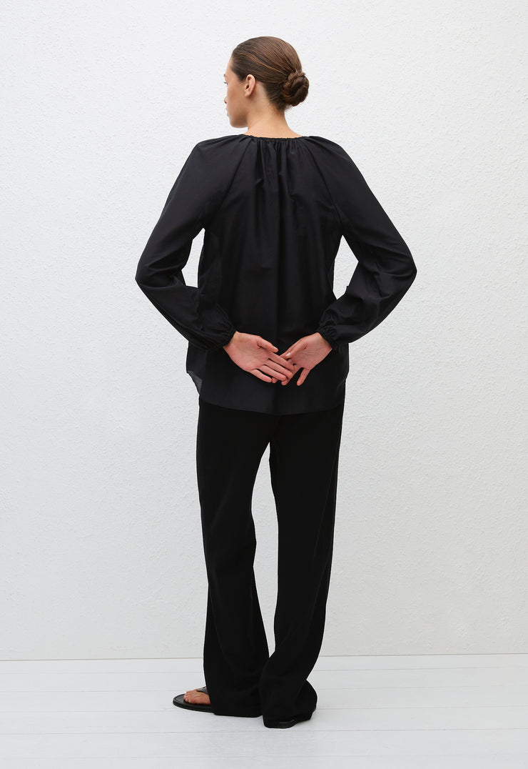Voluminous Blouse - Black - Matteau