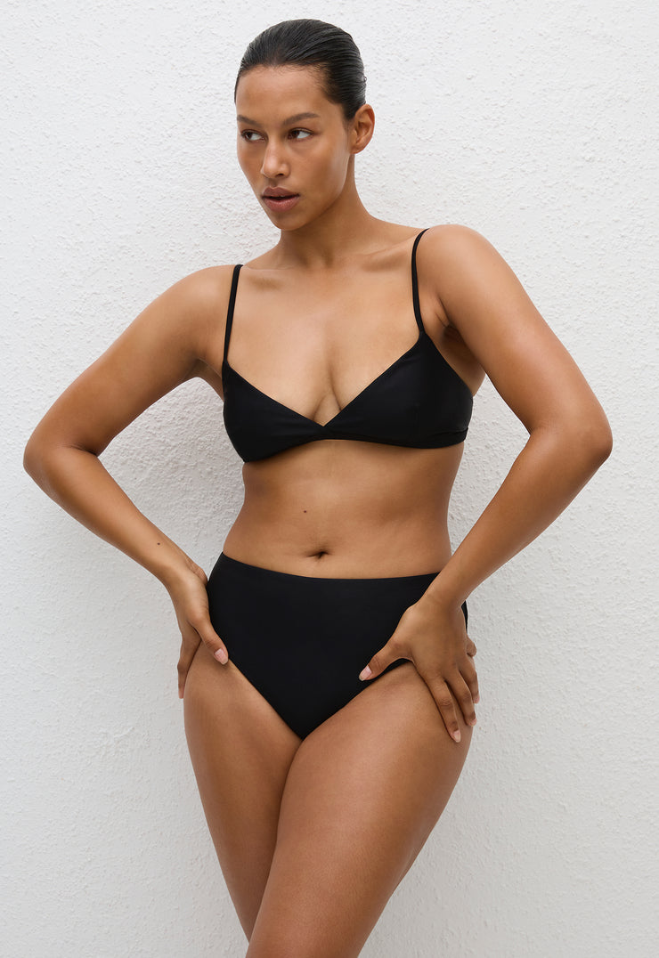 Tri Crop Top - Deep Black - Matteau