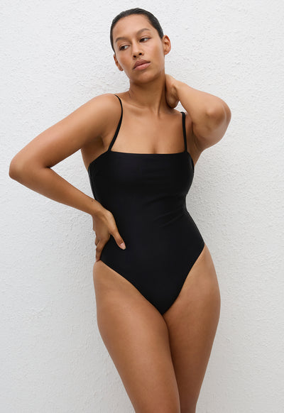 Petite Square Maillot - Deep Black - Matteau
