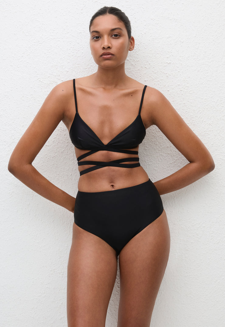 Wrap Triangle Top - Black - Matteau