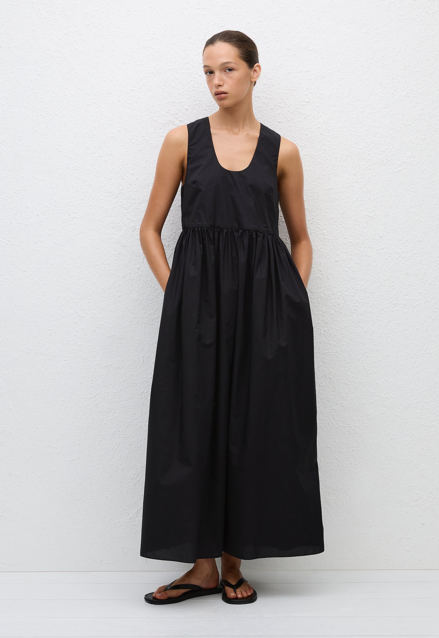 Deep U Sundress - Black - Matteau