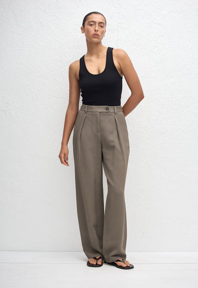 Tailored Pleat Trouser - Myrtle - Matteau