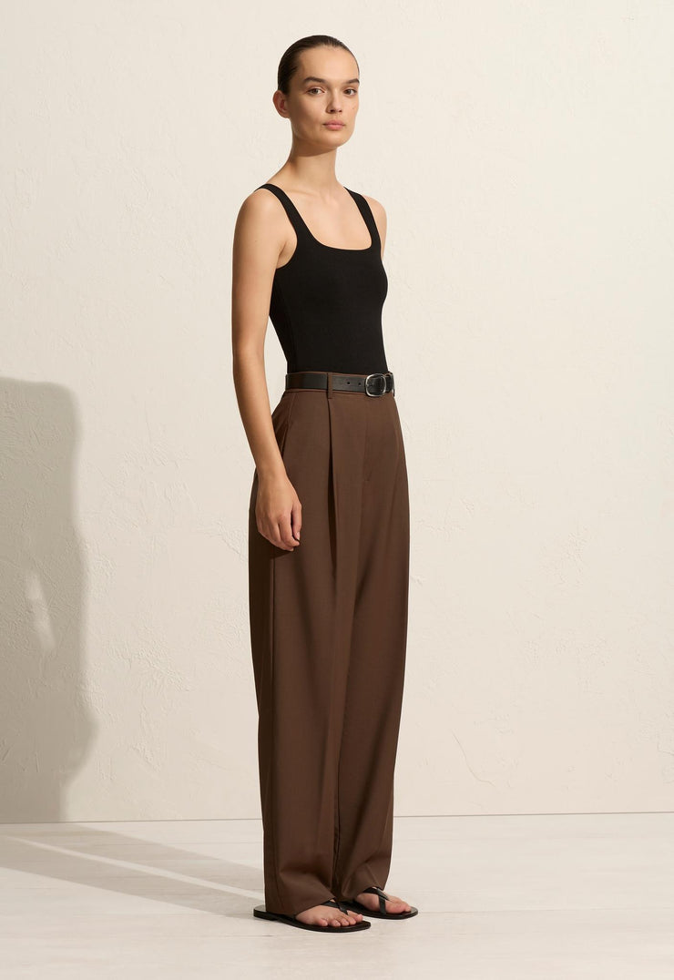 Relaxed Tailored Pleat Trouser - Coffee - Matteau